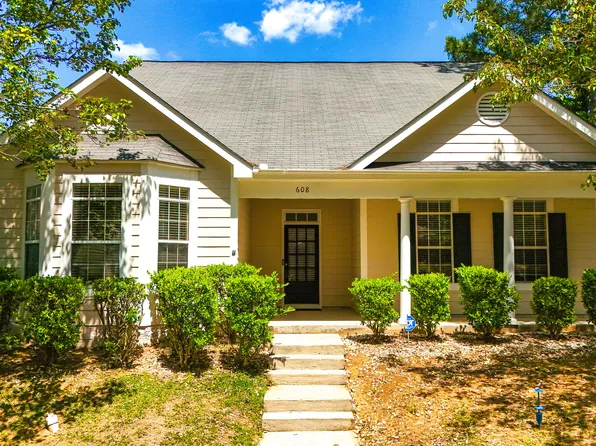 608 Brookwater Dr, Stockbridge, GA 30281