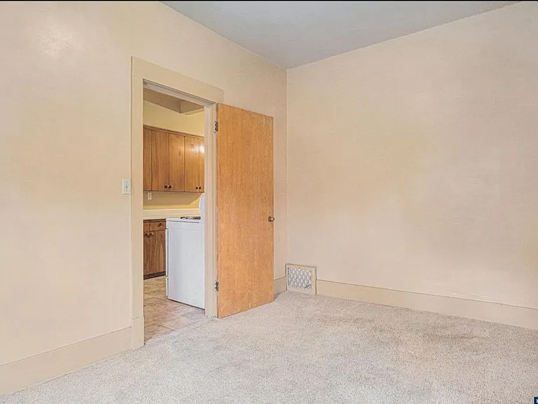 1020 NW 5th St — Photo 12