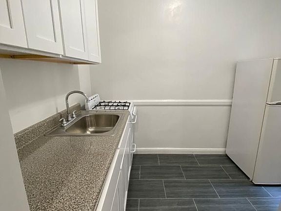 5th image of 460 E 21st St APT 2D