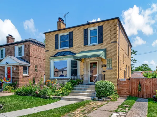 9817 S Oakley Ave, Chicago, IL 60643