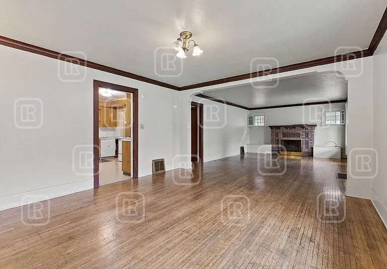 808 E Mission Ave — Photo 12