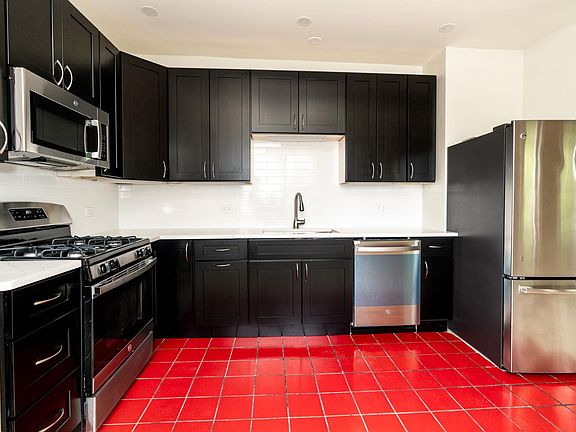 2nd image of 1523 W Cortez St APT 2R