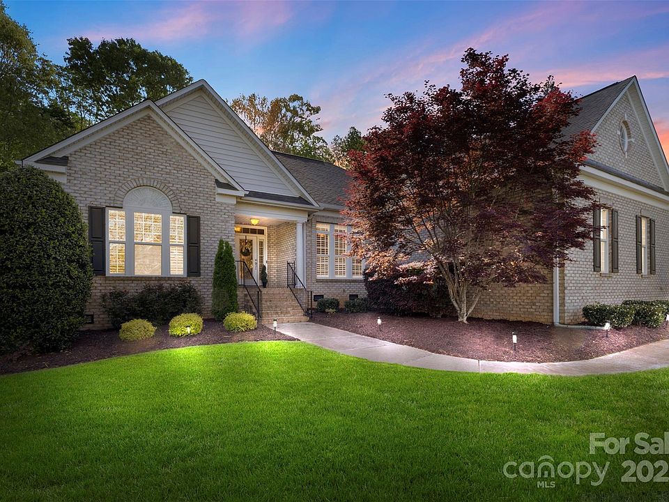 1st image of 1317 Waynewood Dr