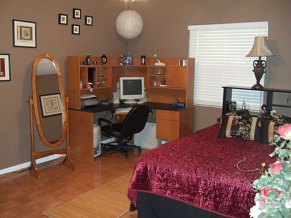2nd Bedroom 