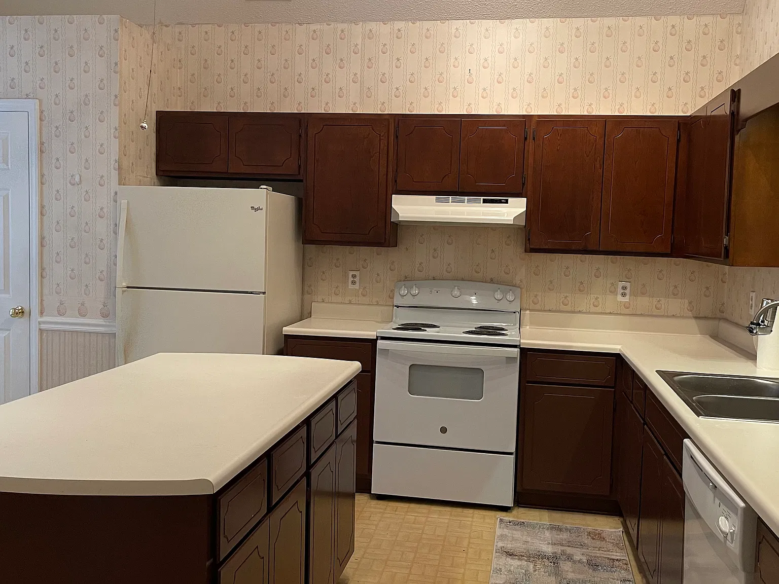 3 bed, 1840 sqft, $1,999 — Photo 4