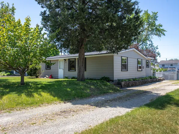 798 Pine Tree Rd, Lake Orion, MI 48362