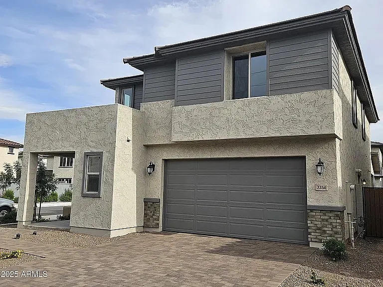 3354 S 180th Ln — Photo 1