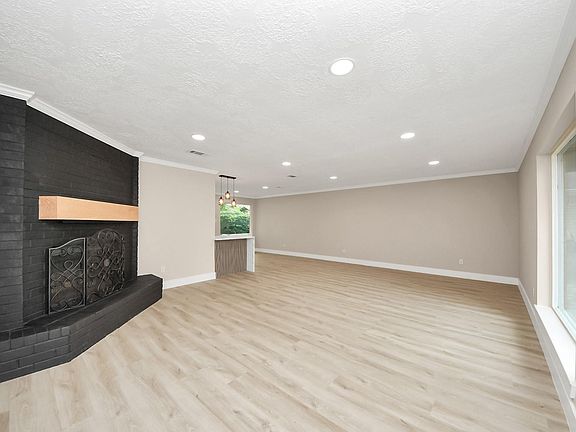 4th image of 20322 Bishops Gate Ln