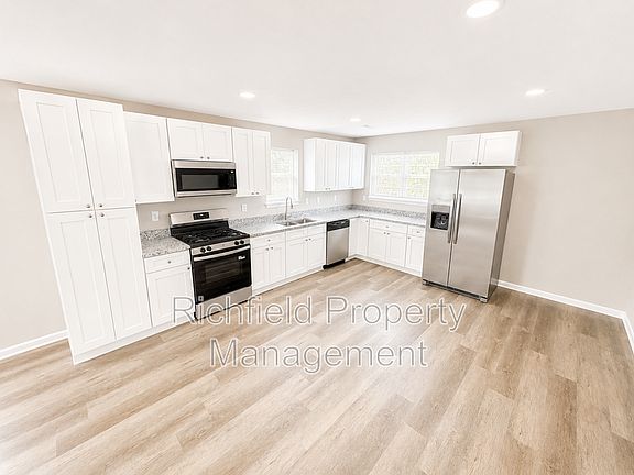 4th image of 2511 Columbia Ave #A