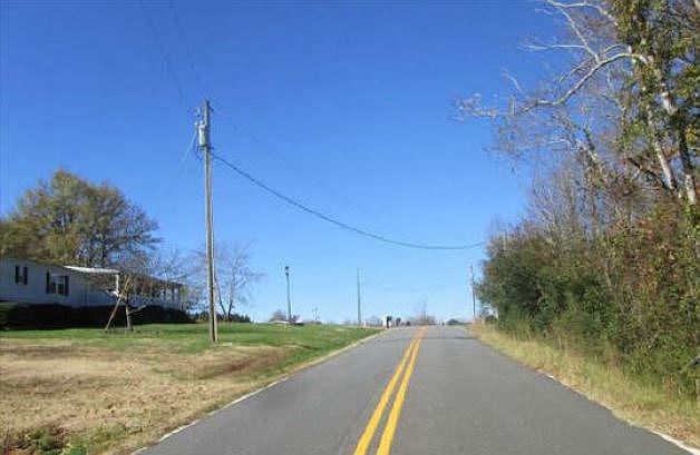 2nd image of 428 West Rd