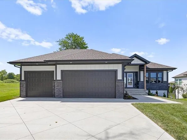 3222 SW Enoch St, Lees Summit, MO 64082