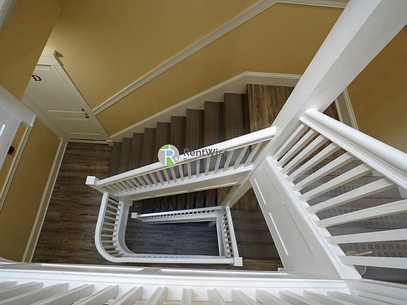 4th image of 123 Sutherland Rd #P