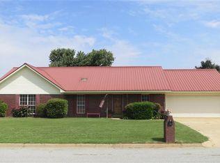 330 Meadow Ridge Dr, Tuscaloosa, AL 35405
