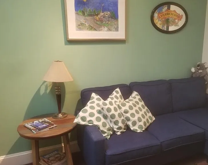 middle room upstairs, den/office