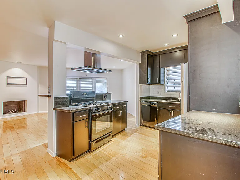 421 Irondale Dr #B — Photo 23