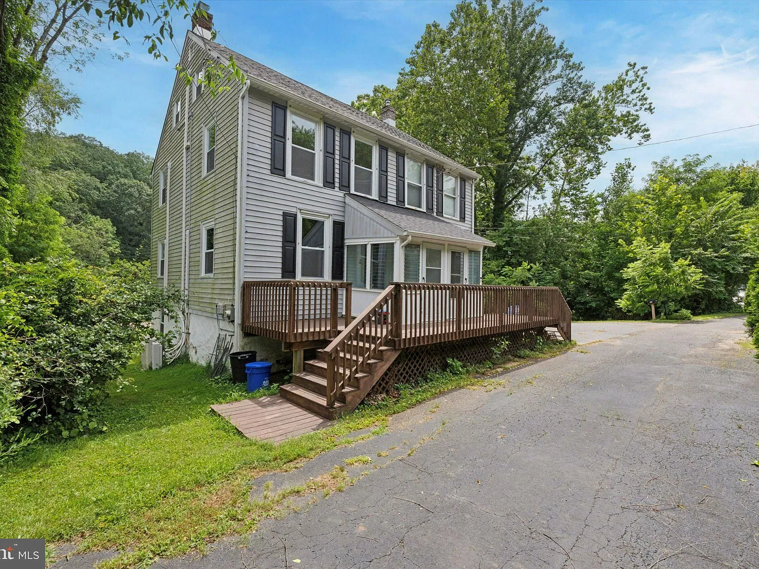 3 bed, 1.5 bath, 1232 sqft, $2,550 — Photo 2