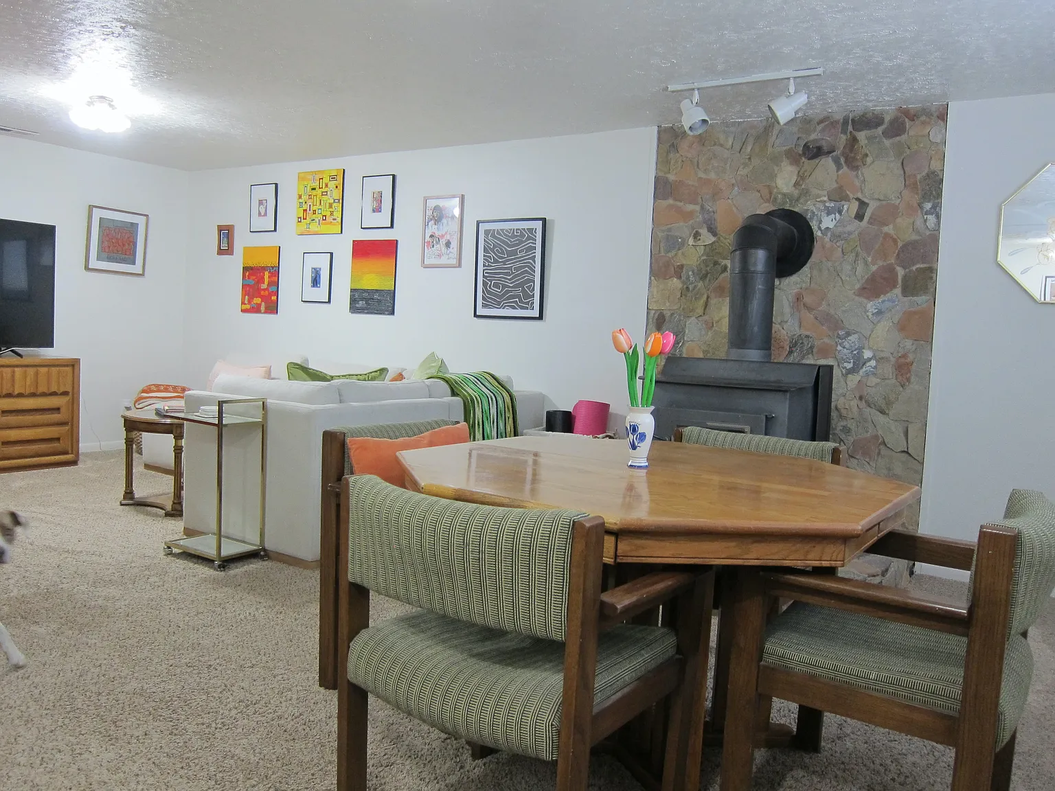 2 bed, 1200 sqft, $1,575 — Photo 3