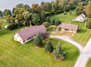 223 Sunset View Ln, Isle La Motte, VT 05463