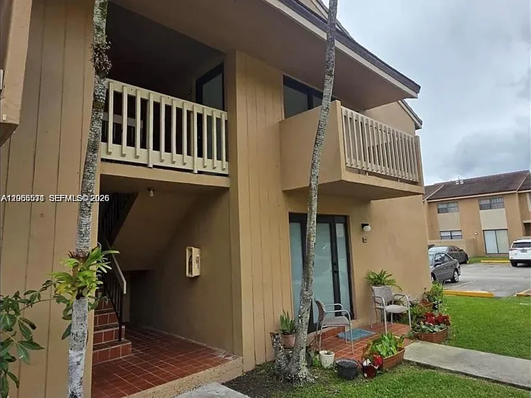 15407 SW 80th St #202-6 — Photo 1