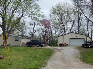 620 Randall Dr, Brighton, IL 62012