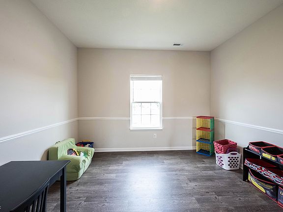 4th image of 443 N Quartz Ln
