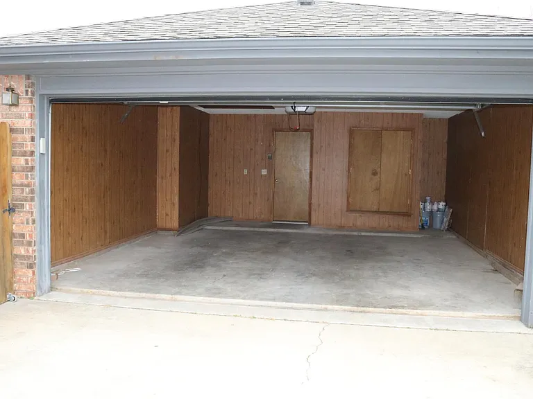 6708 Chalet Ct — Photo 18