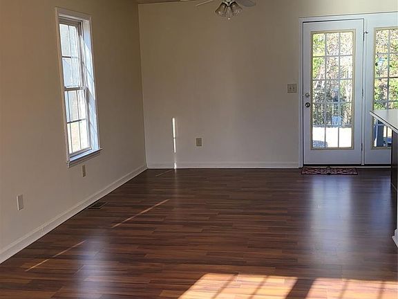 2nd image of 901 Floyd Ln