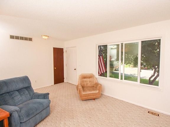 5th image of 709 Twilight Dr