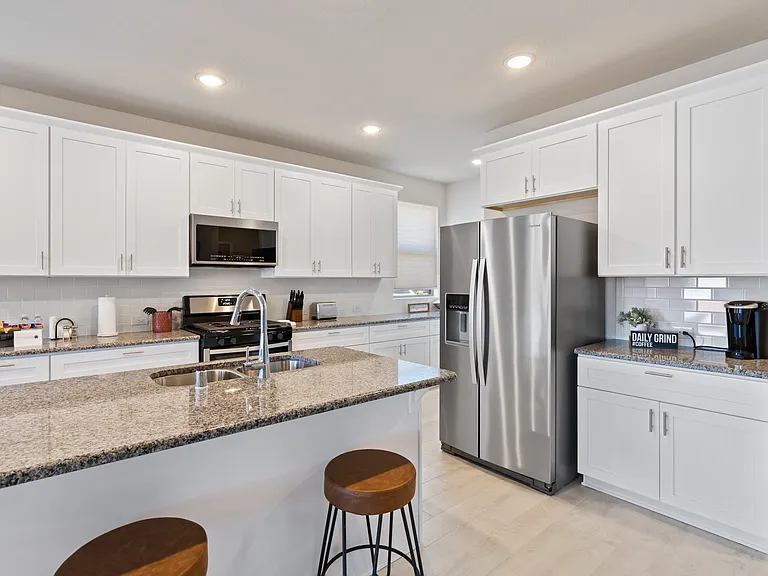 950 Waterview Dr — Photo 9