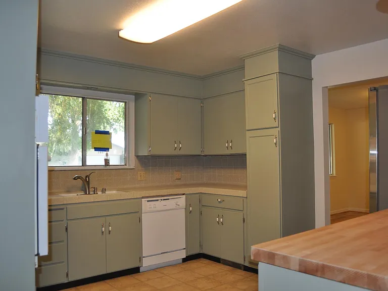 786 Portal Dr — Photo 18