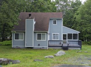 136 Huffman Cir, Bushkill, PA 18324