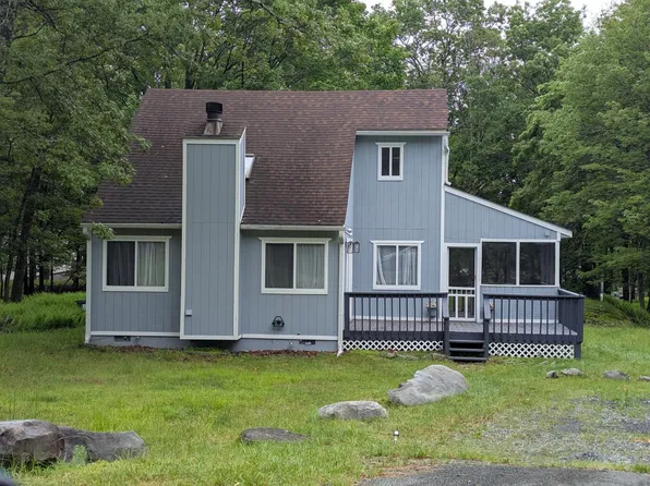 136 Huffman Cir, Bushkill, PA 18324