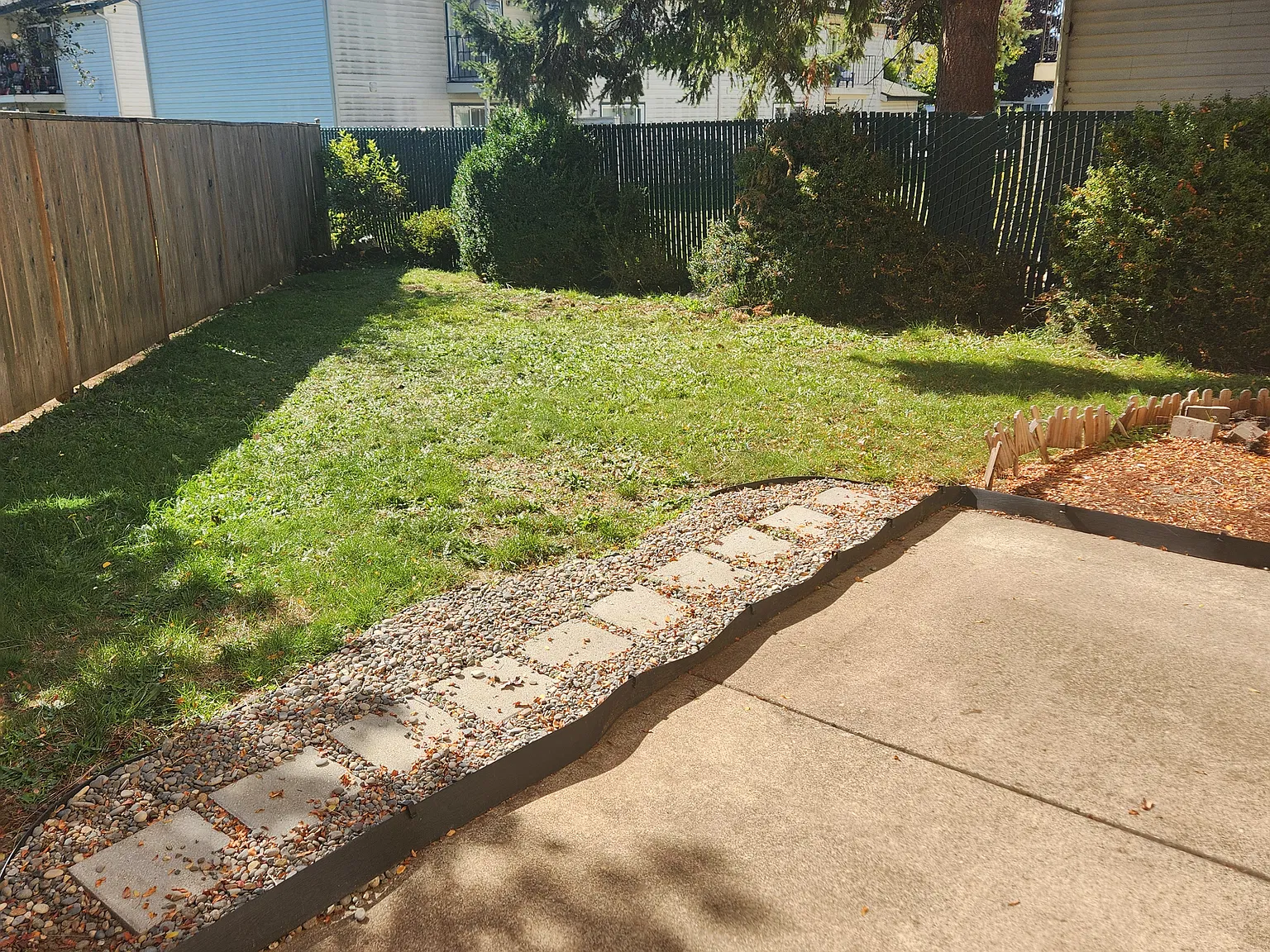 2 bed, 1.5 bath, 1100 sqft, $1,950 — Photo 3