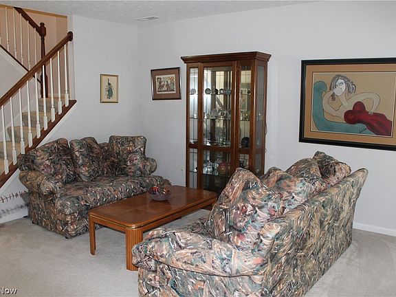 3rd image of 8293 Robinwood Ter