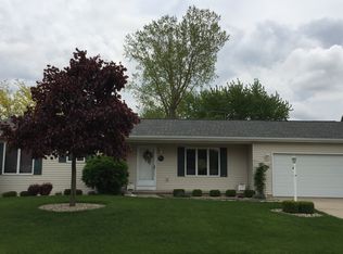 403 Miami Dr, Nappanee, IN 46550
