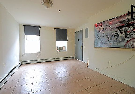 3rd image of 8 Spencer Pl APT 1F