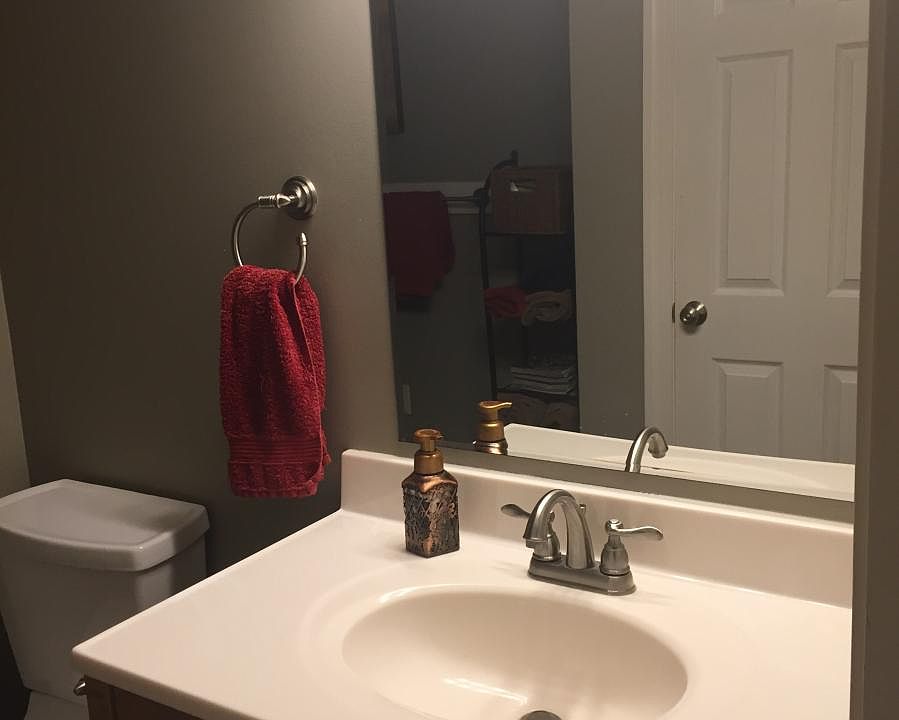 Bathroom vanity