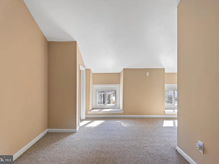 400 Green Ln #2 — Photo 14