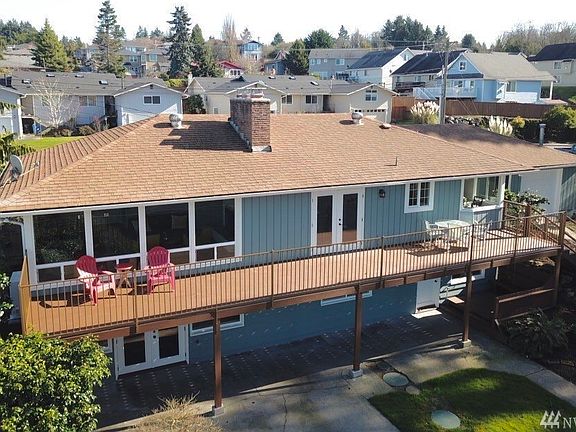 4th image of 1926 Westridge Ave W