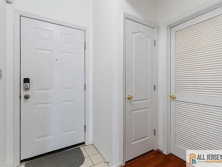 932 Del Negro Ct #932 — Photo 14