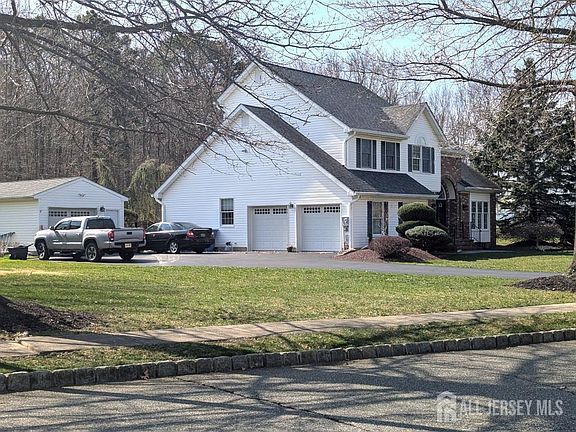 3rd image of 16 Dante Rd