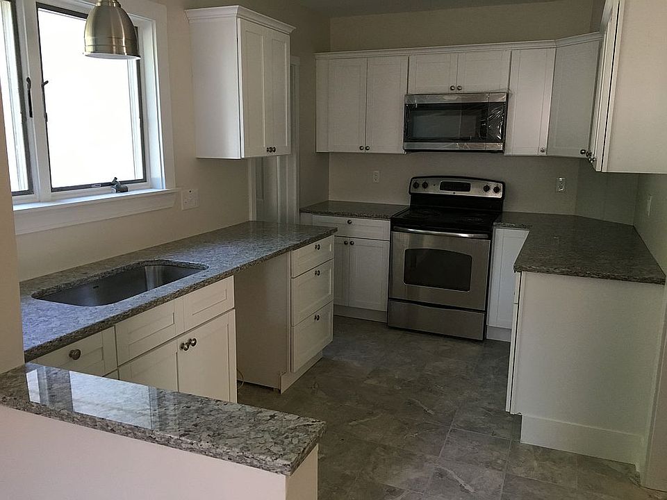 2nd image of 71 Lake St