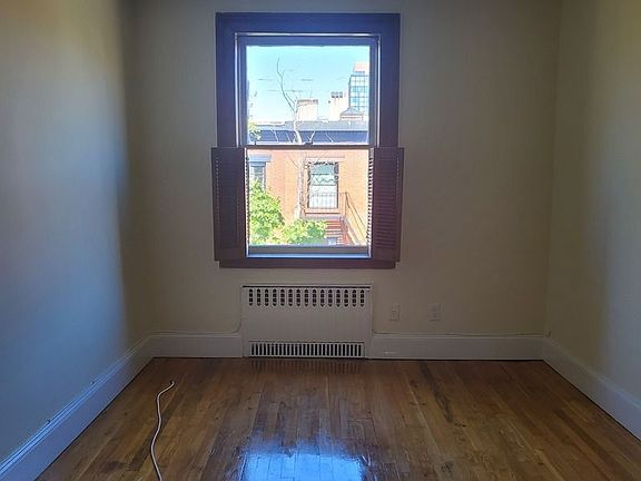 4th image of 305 Henry St APT 3R
