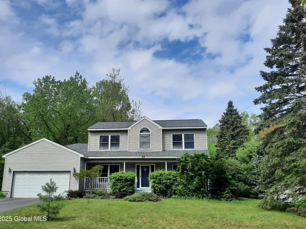 17 Weston Drive, Clifton Park, NY 12065
