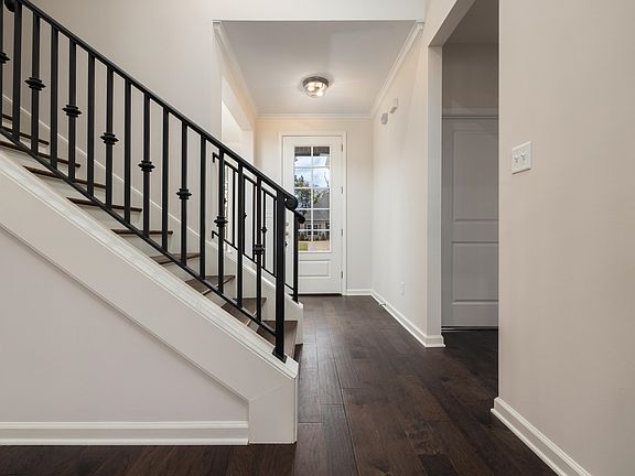 4th image of 105 Valleyview Ln
