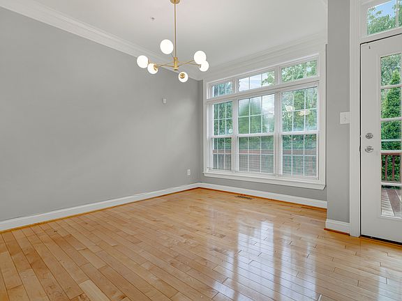 5th image of 2032 Ashleigh Woods Ct