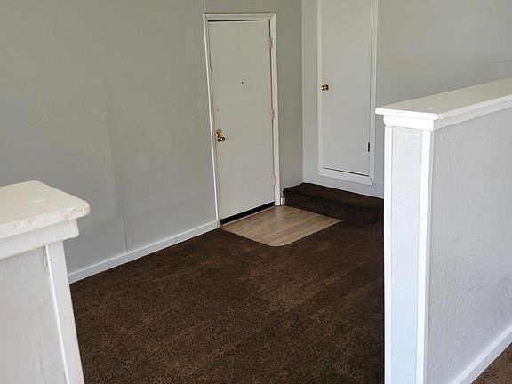 3rd image of 2824 Redwood St