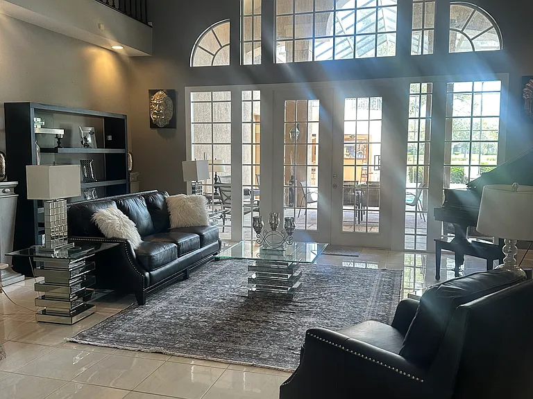 212 Silverado Dr — Photo 16