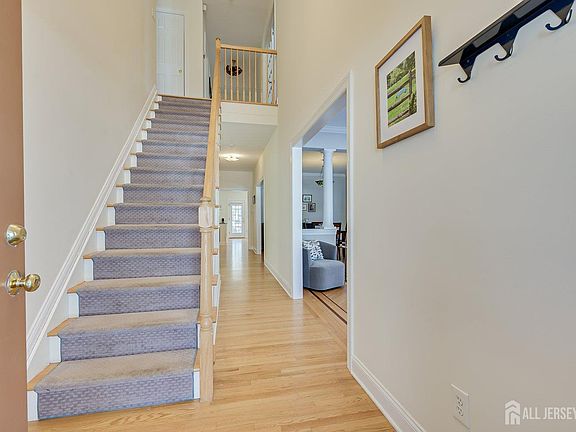 4th image of 71 Spring St