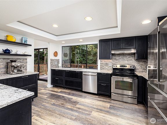 4th image of 19305 196th Avenue NE